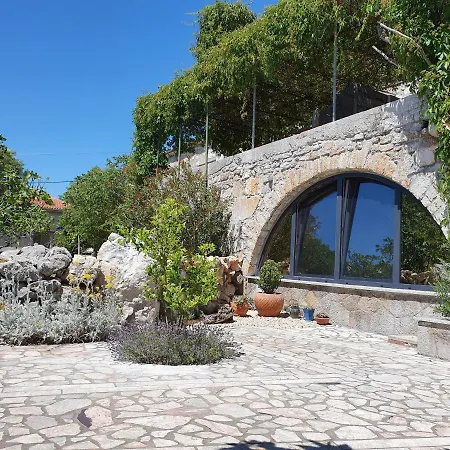 Diny With Pool * Pinezići