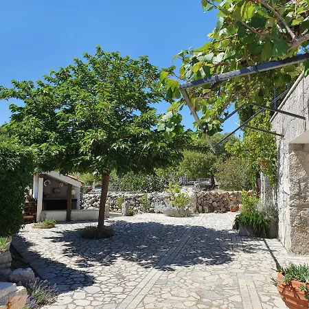 Diny With Pool בית נופש