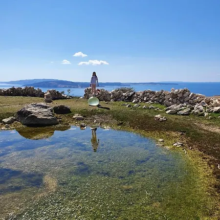 בית נופש Diny With Pool *