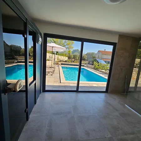 Diny With Pool בית נופש *