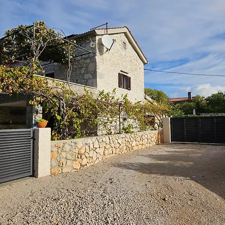 Diny With Pool בית נופש