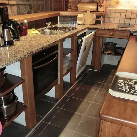 Diny With Pool * Pinezići