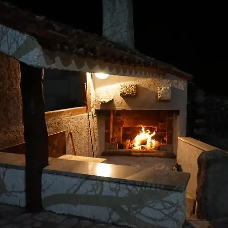 בית נופש Diny With Pool *