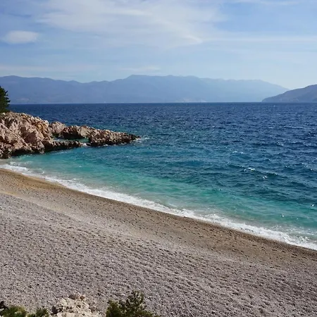 Diny With Pool Vakantiehuis