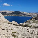 Diny With Pool * Pinezići