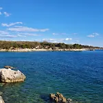 Diny With Pool * Pinezići