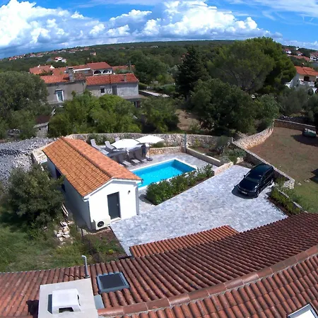 Diny With Pool * Pinezici (Krk)