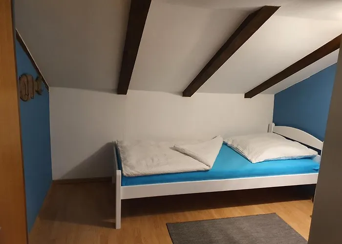 Diny With Pool Pinezići