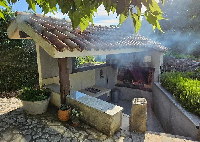 Diny With Pool Pinezići