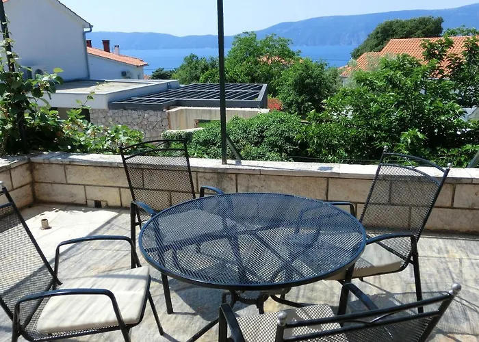 Diny With Pool Dom wakacyjny Pinezići
