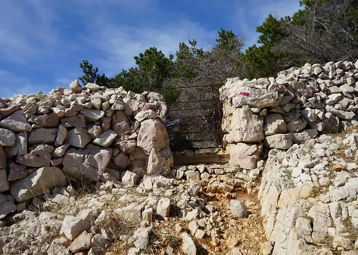 Dom wakacyjny Diny With Pool *