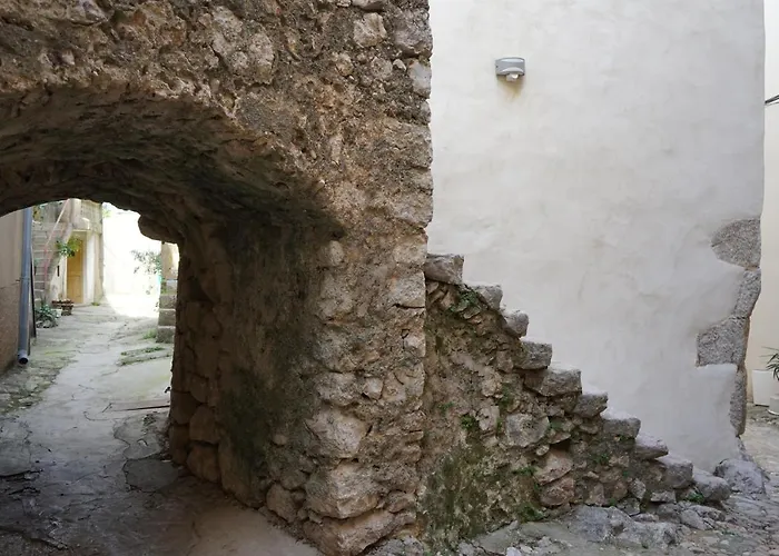 Dom wakacyjny Diny With Pool Pinezići