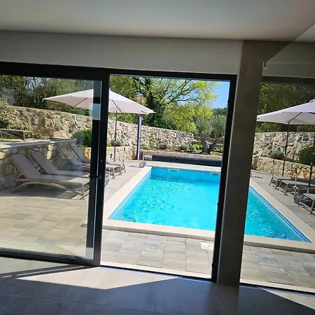 Feriehus Diny With Pool